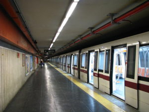 crollo-scala-mobile-metro-roma