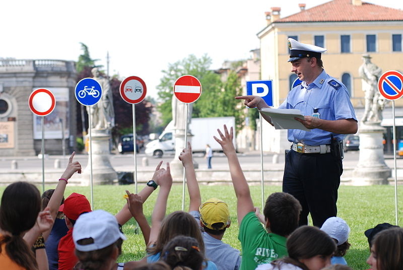 Concorso vigili urbani napoli 2019