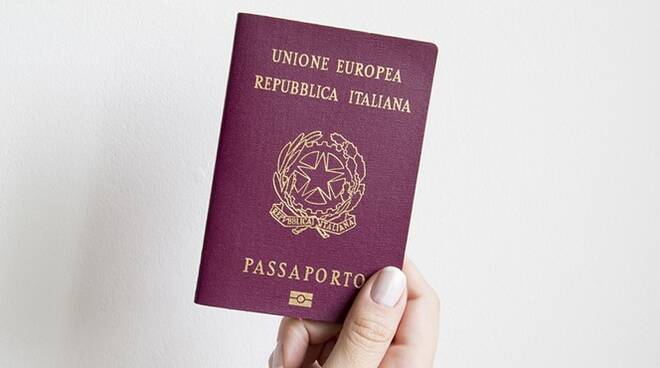 passaporto con doppia cittadinanza